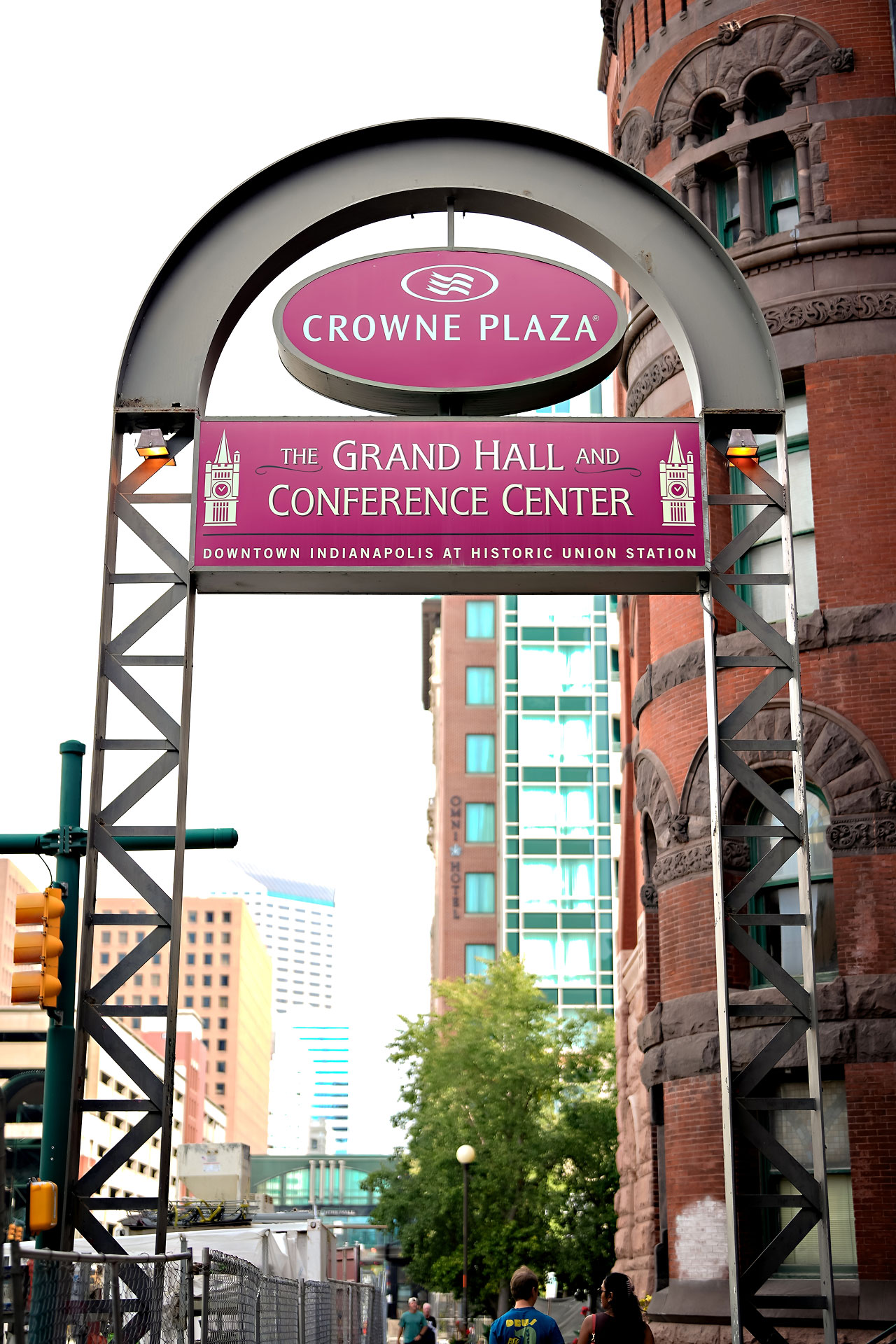Lauren Colin Crowne Plaza Union Station Grand Hall Indianapolis Wedding 007