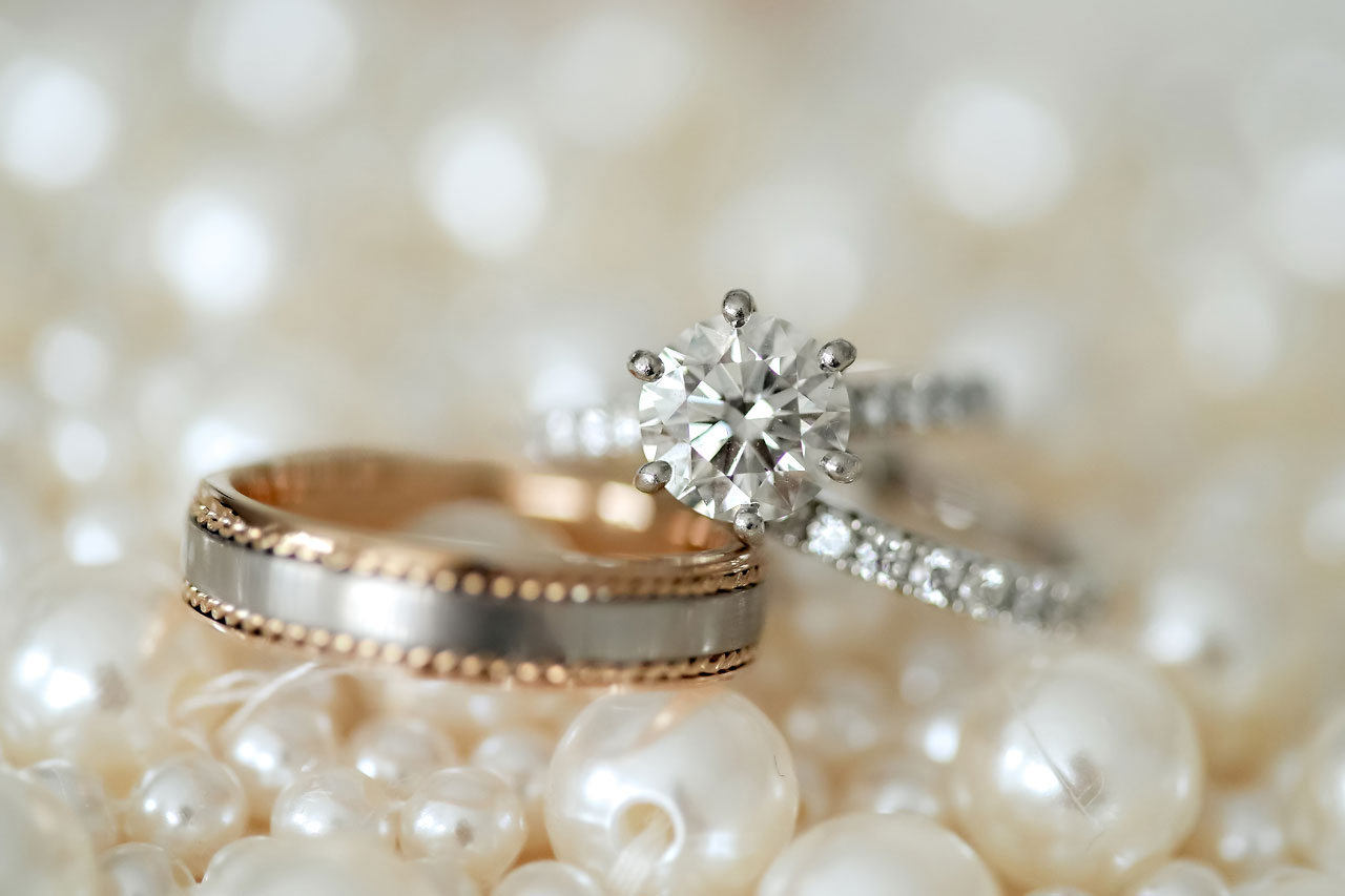Lauren Colin Crowne Plaza Union Station Grand Hall Indianapolis Wedding 021