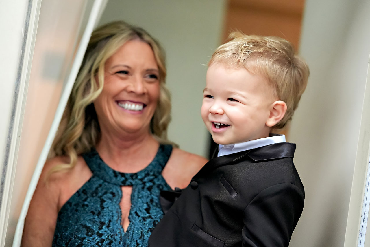 Lauren Colin Crowne Plaza Union Station Grand Hall Indianapolis Wedding 028