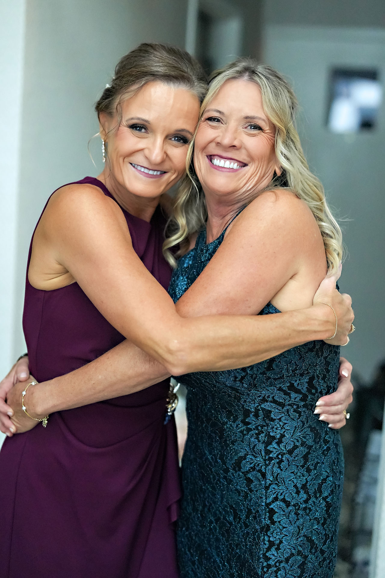 Lauren Colin Crowne Plaza Union Station Grand Hall Indianapolis Wedding 035