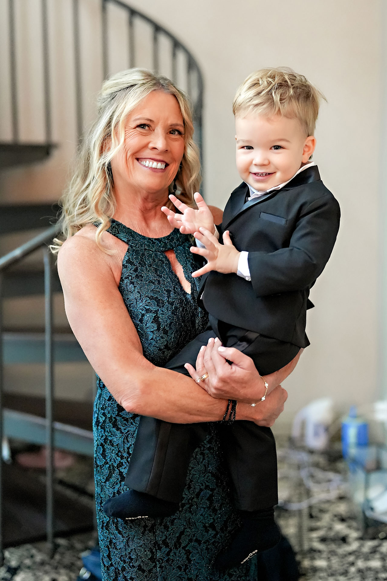 Lauren Colin Crowne Plaza Union Station Grand Hall Indianapolis Wedding 037