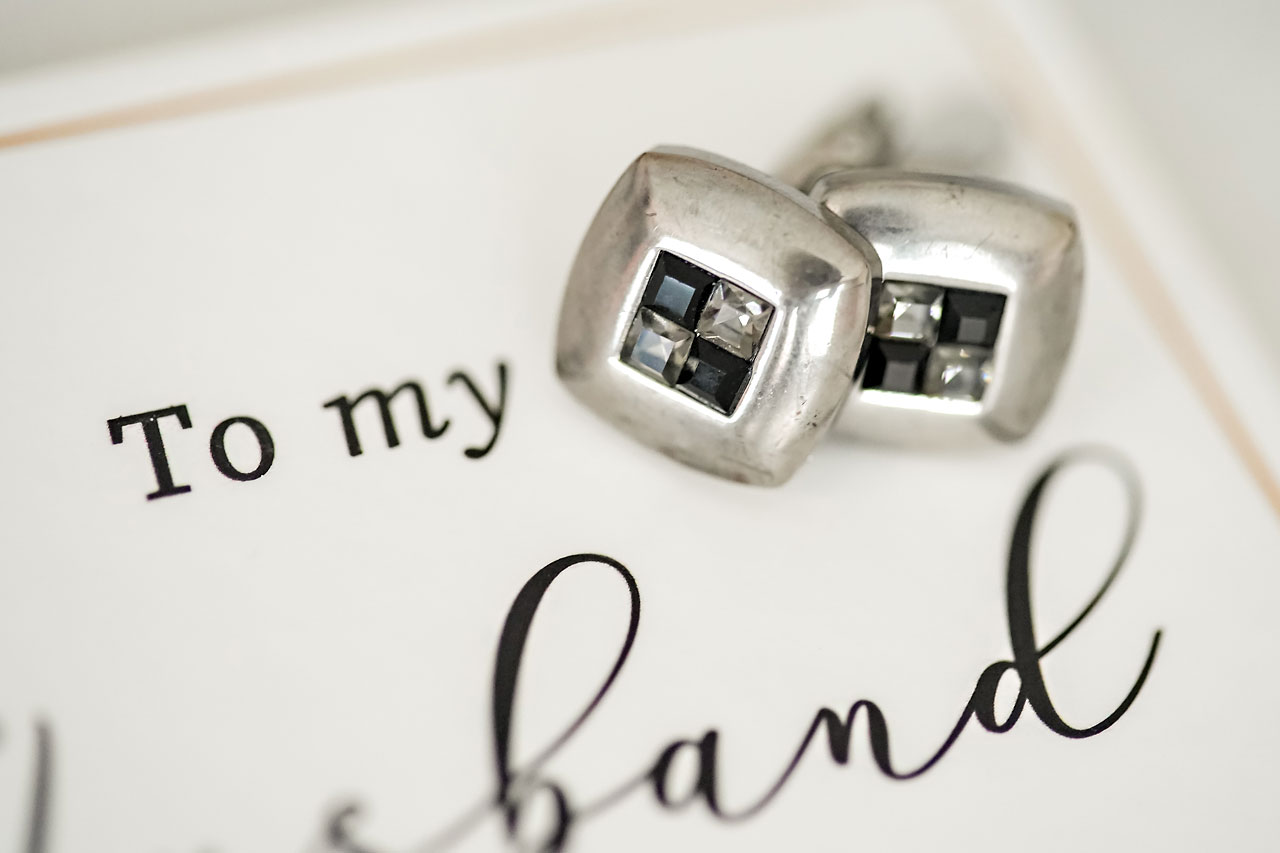 Lauren Colin Crowne Plaza Union Station Grand Hall Indianapolis Wedding 044