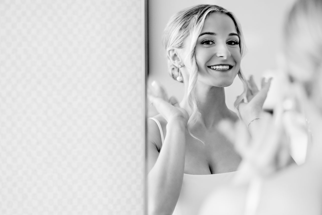 Lauren Colin Crowne Plaza Union Station Grand Hall Indianapolis Wedding 045
