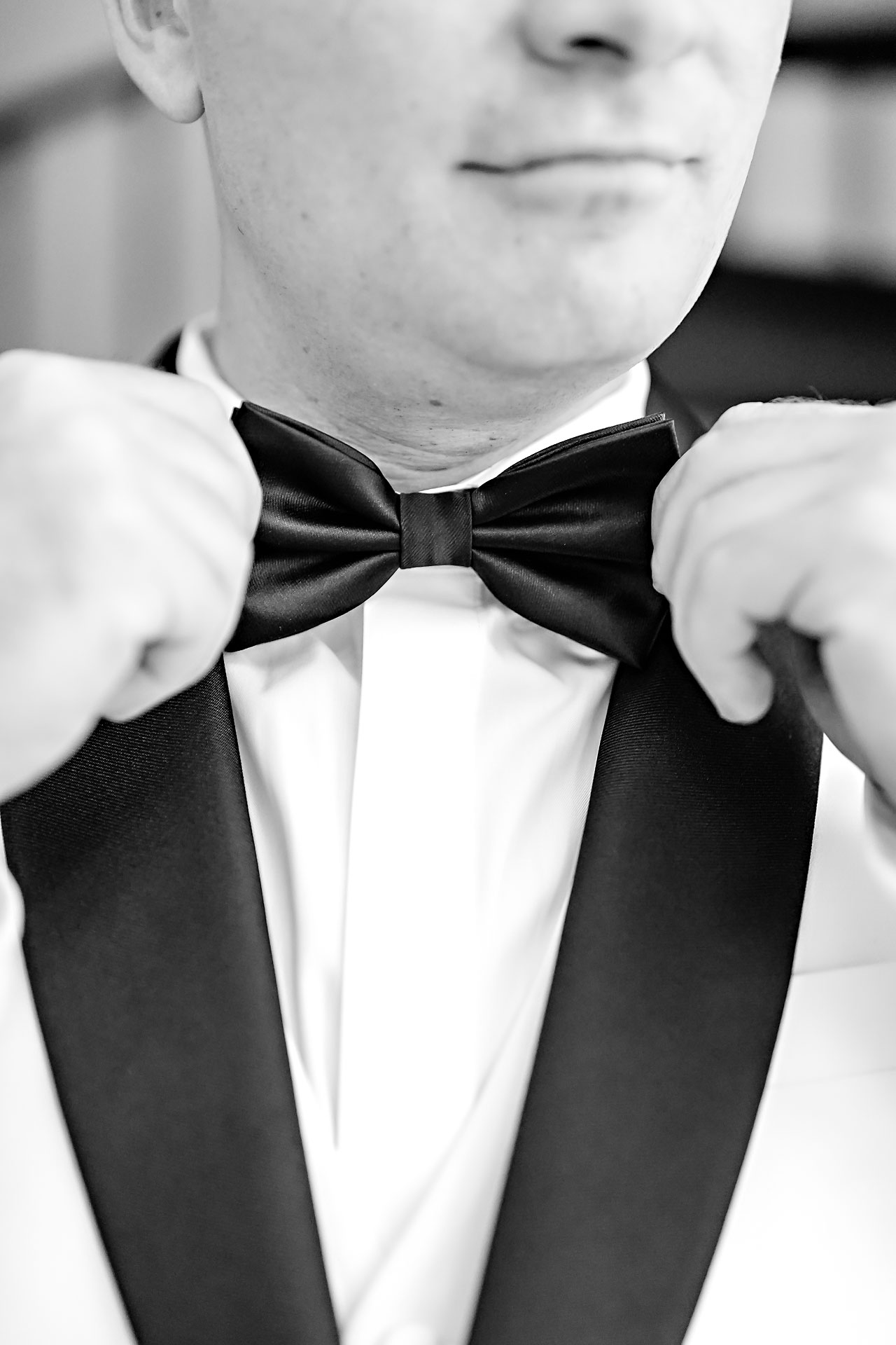 Lauren Colin Crowne Plaza Union Station Grand Hall Indianapolis Wedding 048