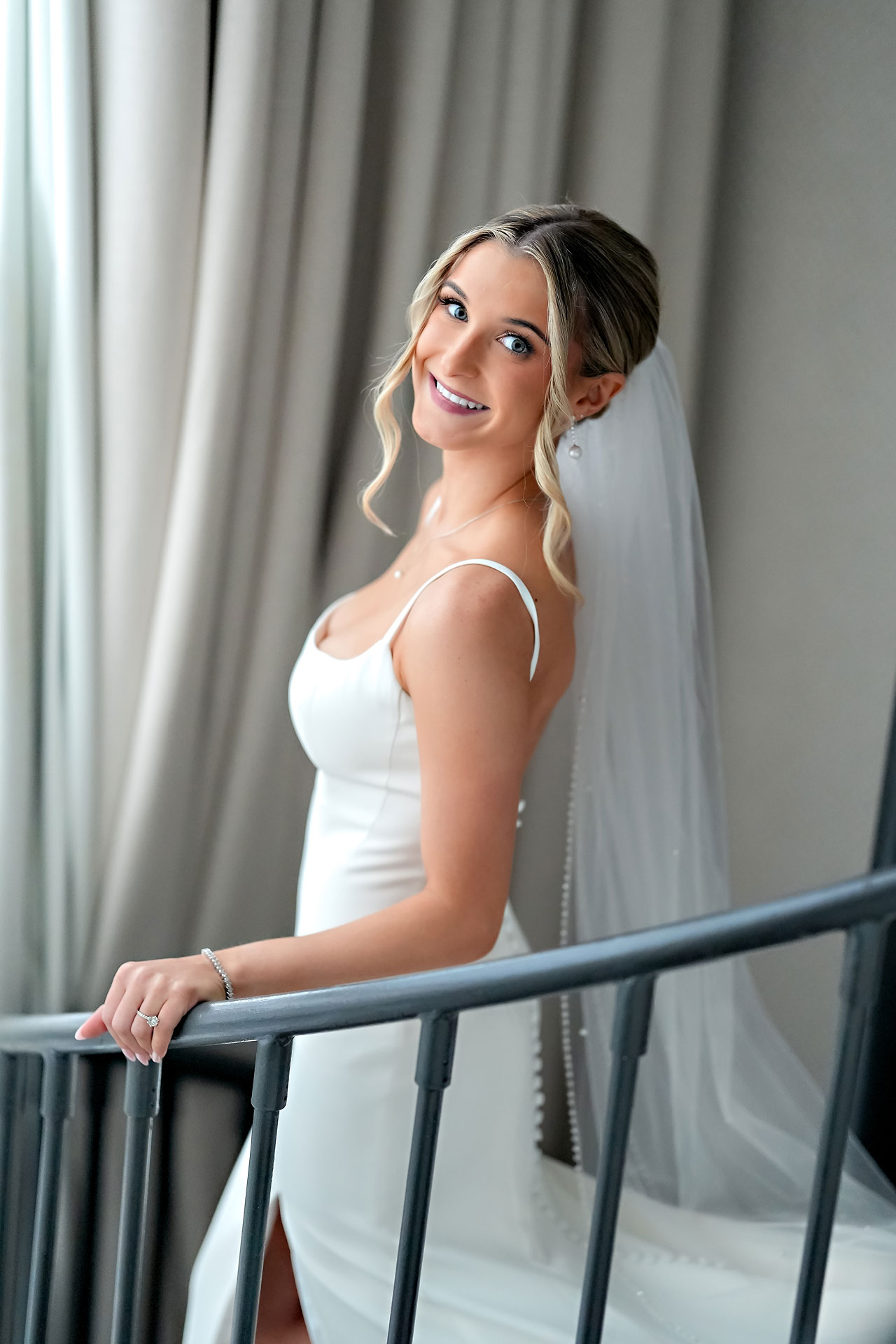 Lauren Colin Crowne Plaza Union Station Grand Hall Indianapolis Wedding 053