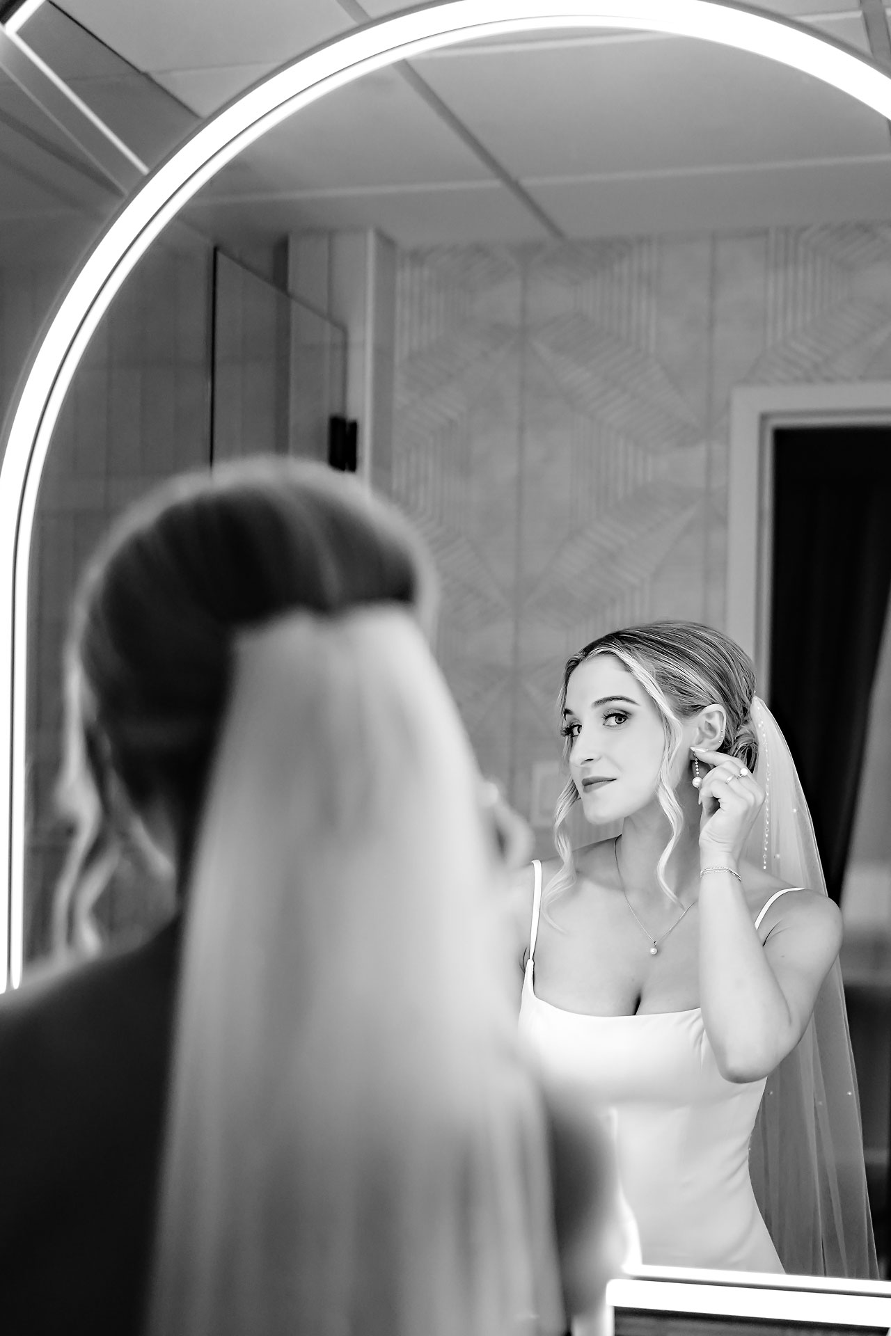 Lauren Colin Crowne Plaza Union Station Grand Hall Indianapolis Wedding 057