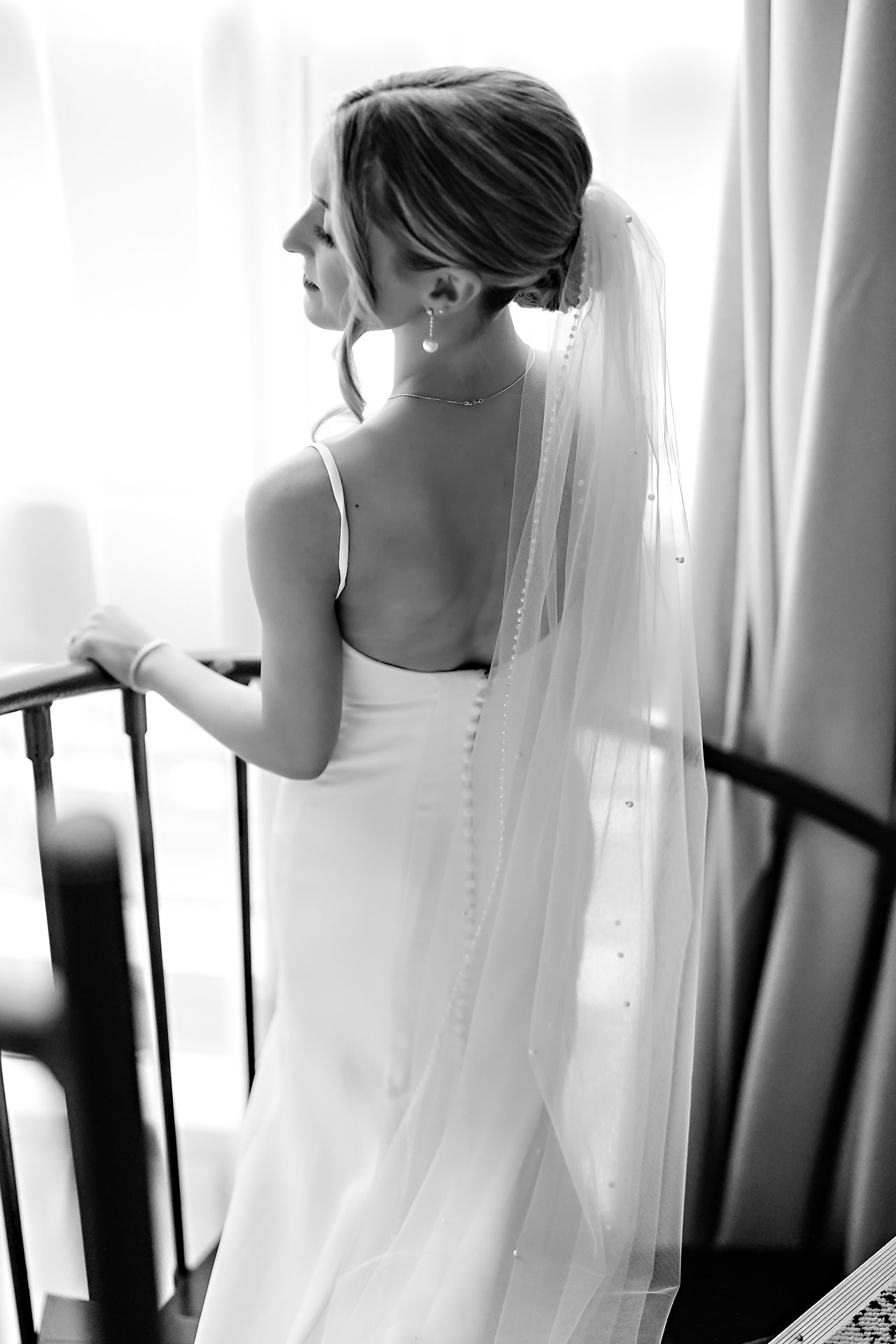 Lauren Colin Crowne Plaza Union Station Grand Hall Indianapolis Wedding 068