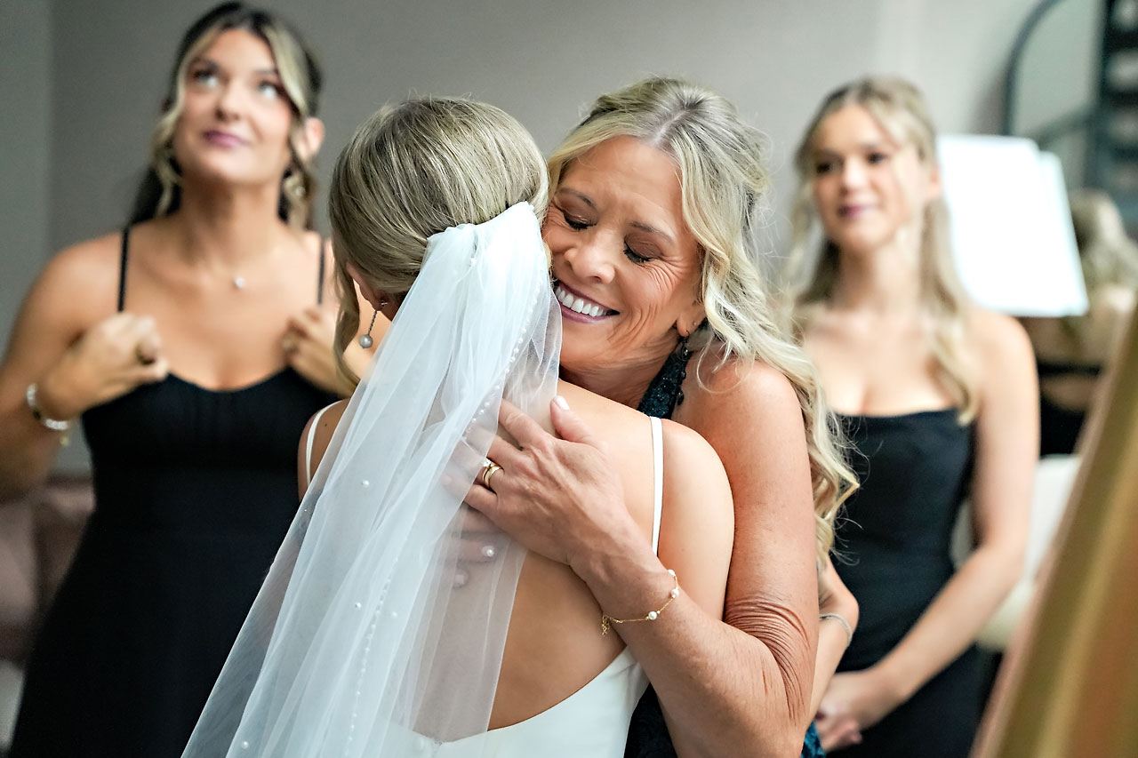 Lauren Colin Crowne Plaza Union Station Grand Hall Indianapolis Wedding 074