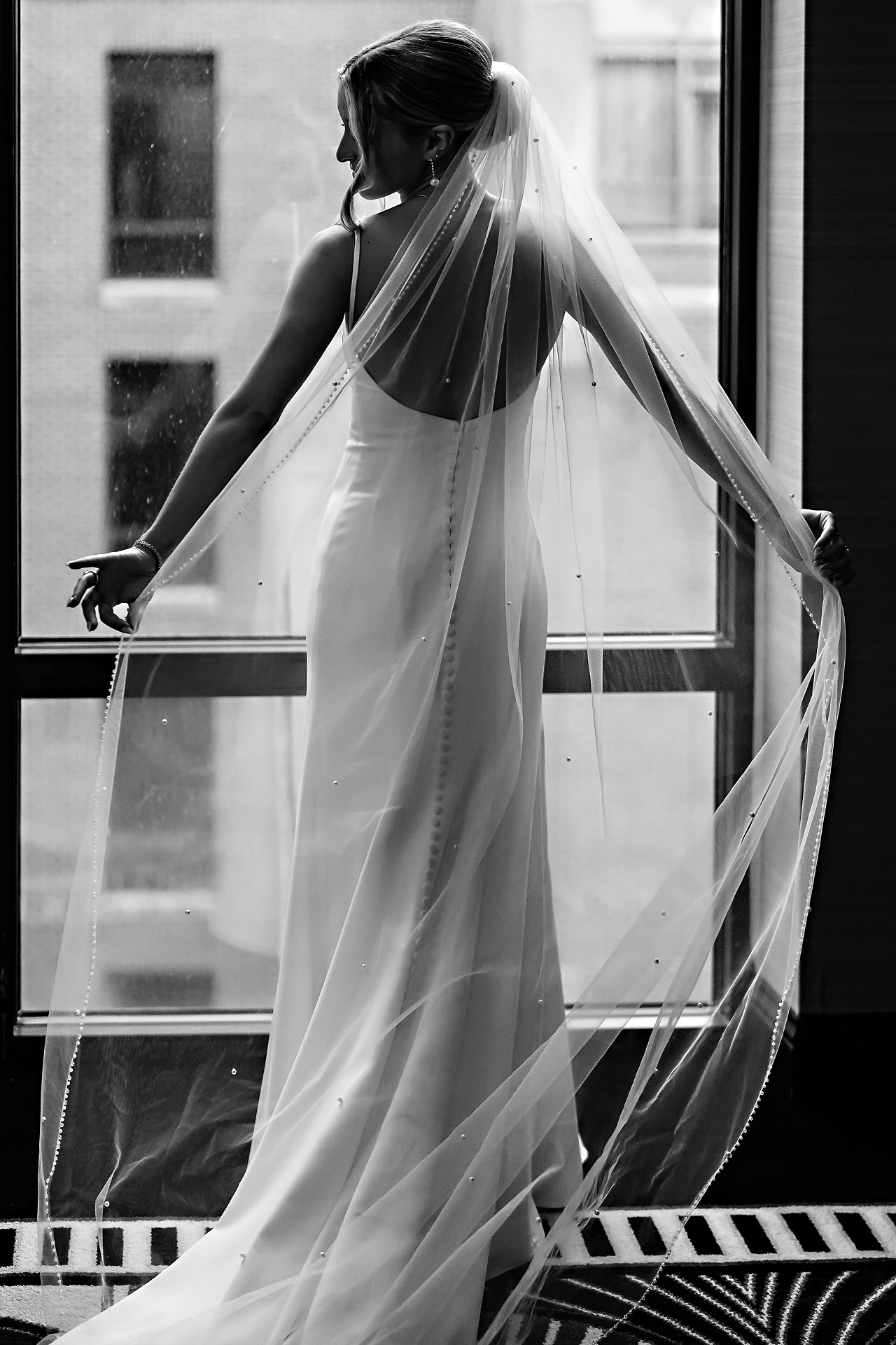 Lauren Colin Crowne Plaza Union Station Grand Hall Indianapolis Wedding 081