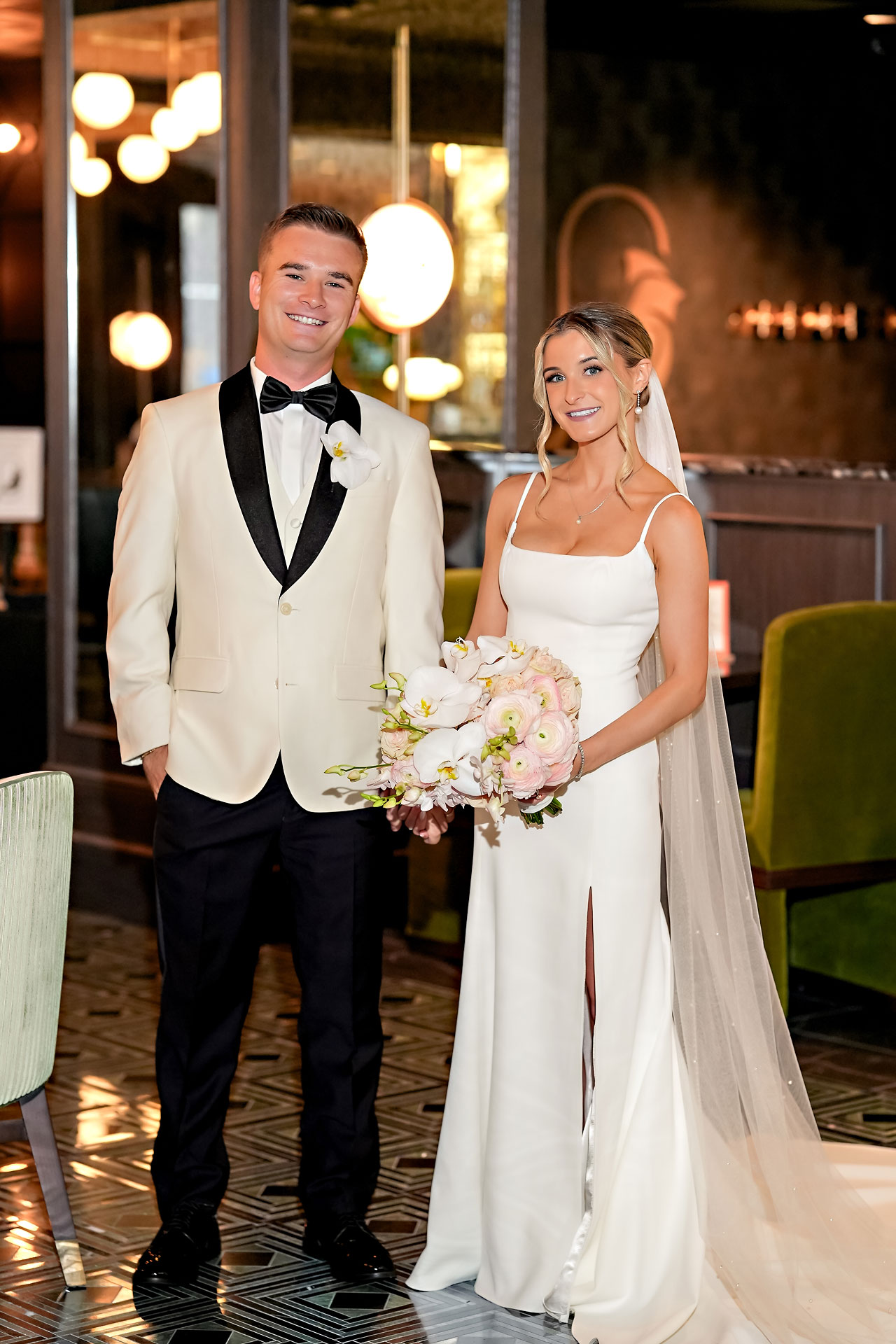 Lauren Colin Crowne Plaza Union Station Grand Hall Indianapolis Wedding 099
