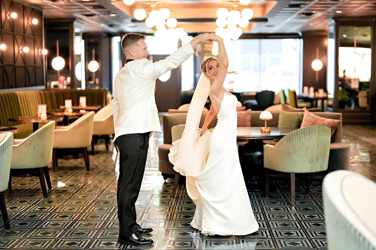 Lauren Colin Crowne Plaza Union Station Grand Hall Indianapolis Wedding 110