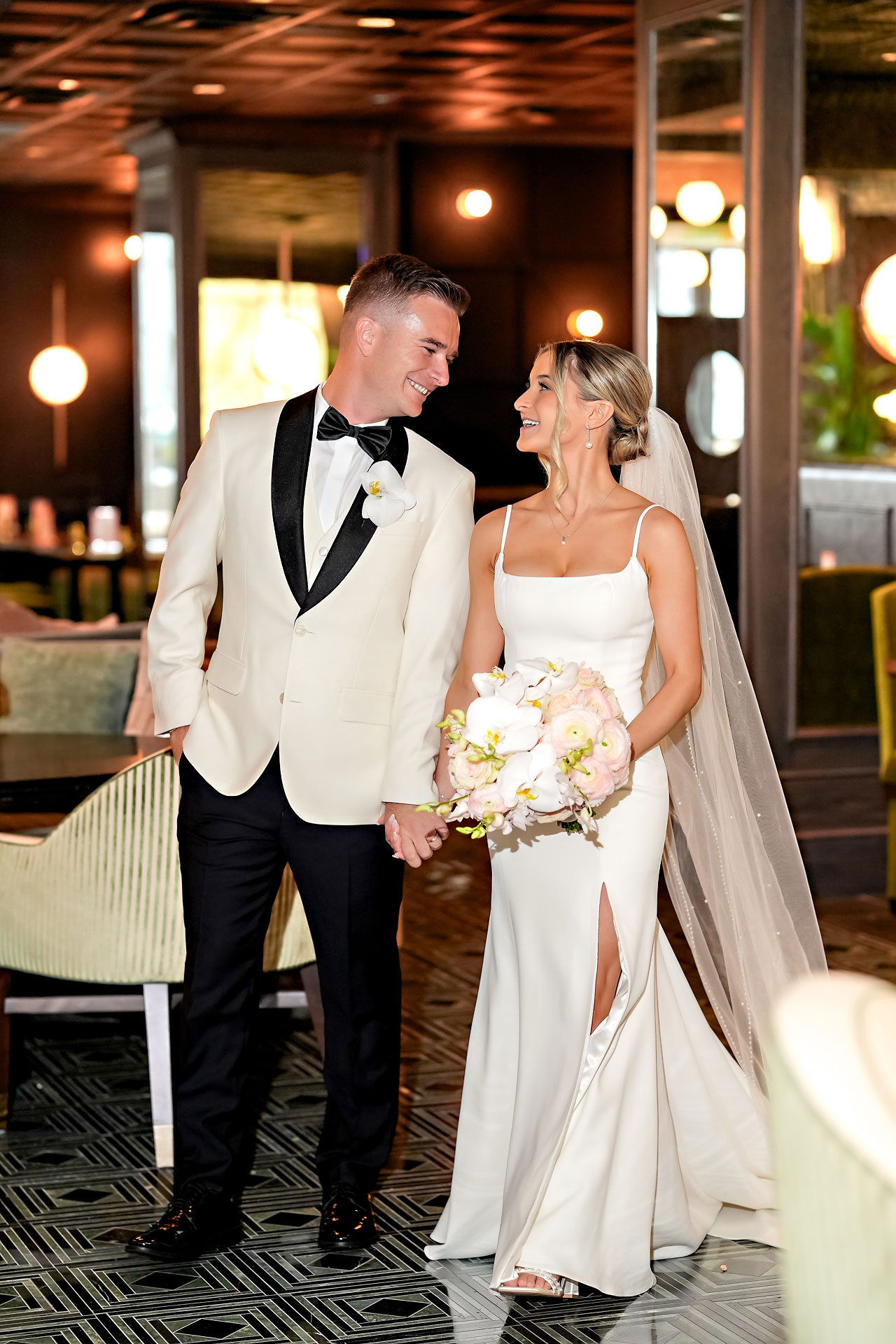 Lauren Colin Crowne Plaza Union Station Grand Hall Indianapolis Wedding 118