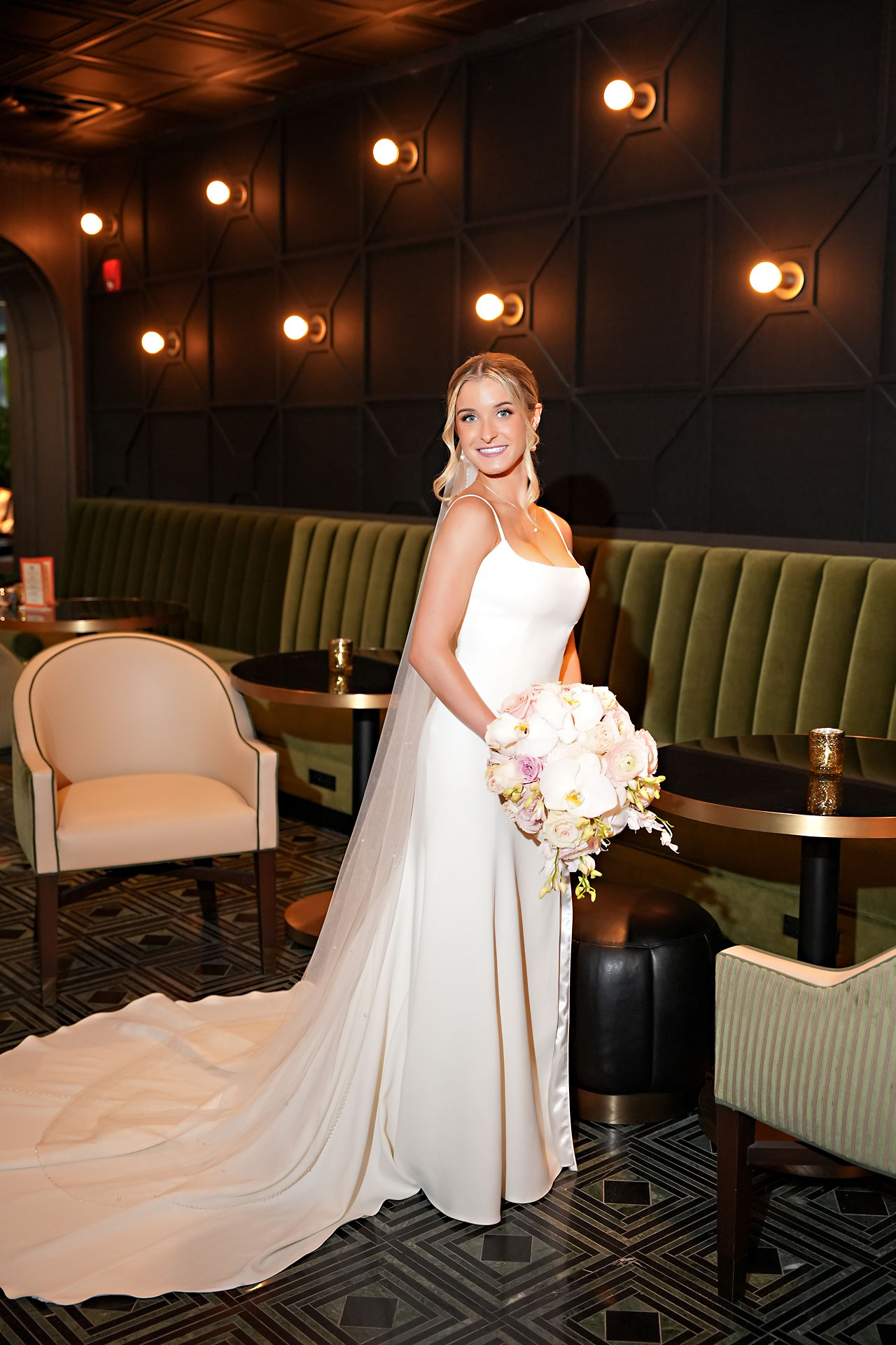 Lauren Colin Crowne Plaza Union Station Grand Hall Indianapolis Wedding 126