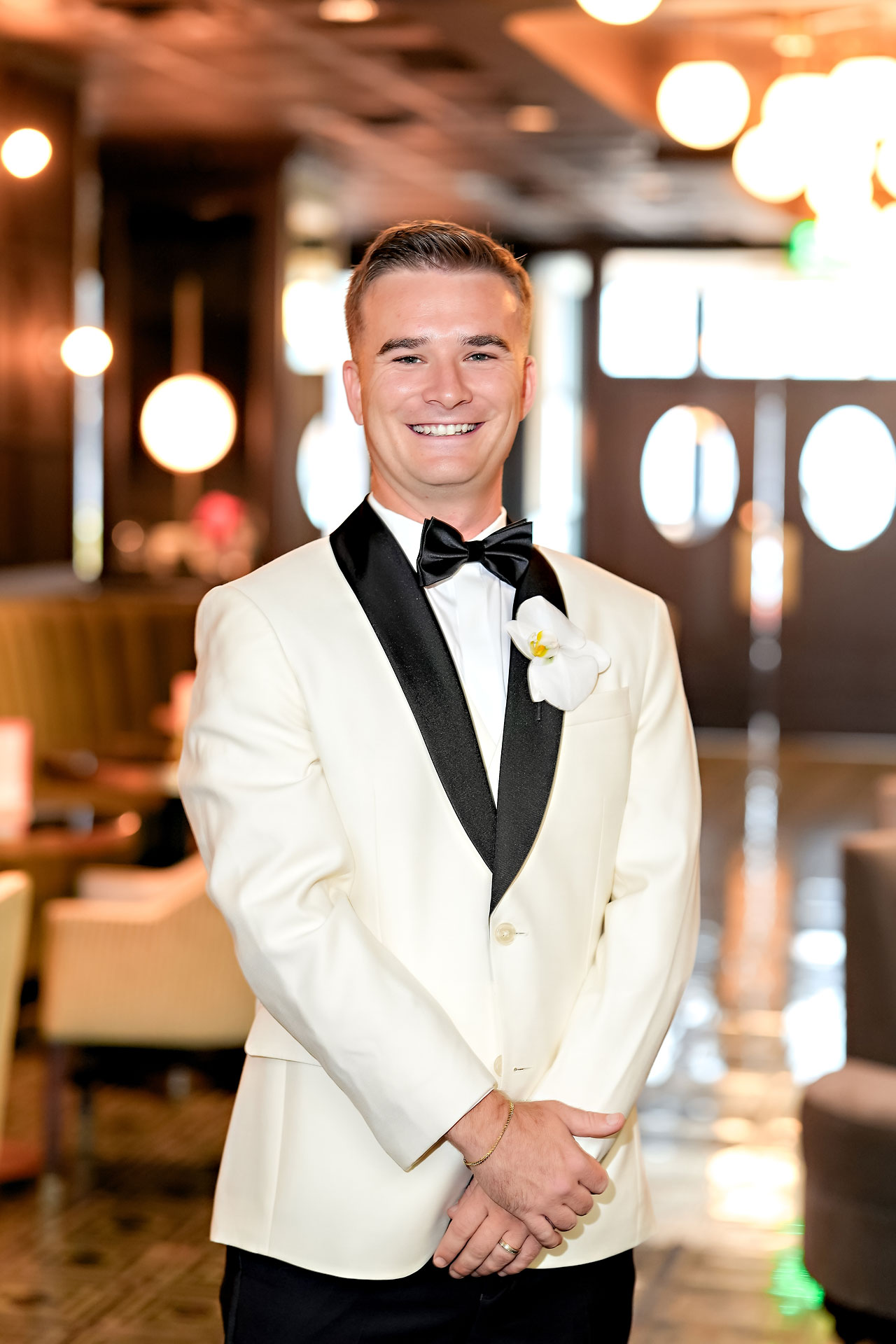 Lauren Colin Crowne Plaza Union Station Grand Hall Indianapolis Wedding 127