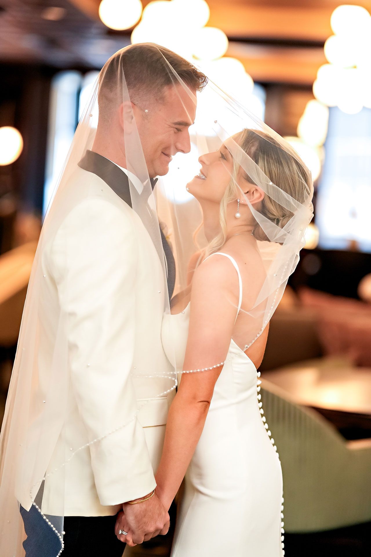 Lauren Colin Crowne Plaza Union Station Grand Hall Indianapolis Wedding 136