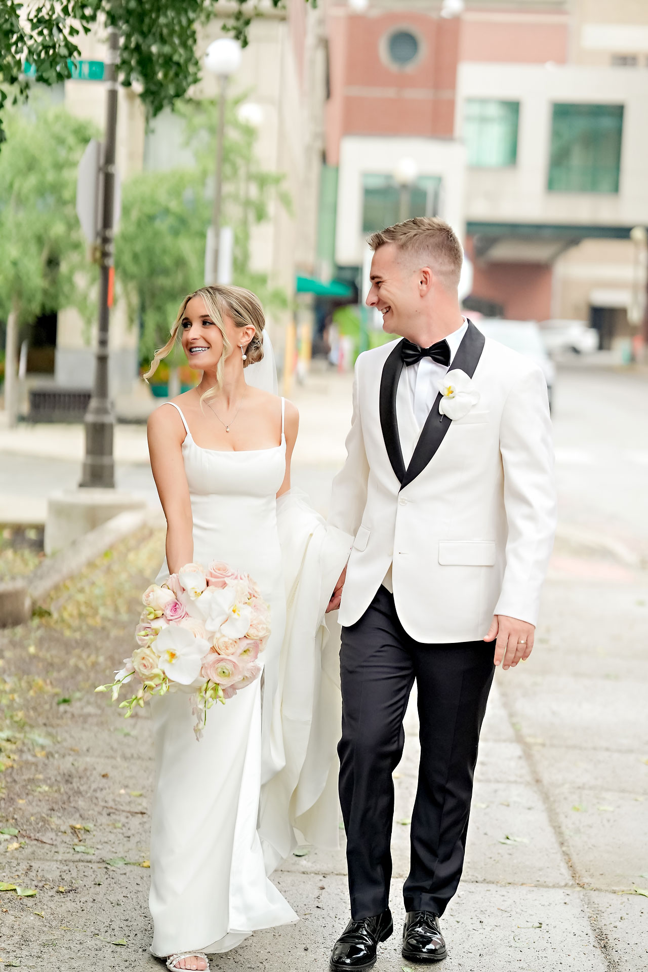 Lauren Colin Crowne Plaza Union Station Grand Hall Indianapolis Wedding 209