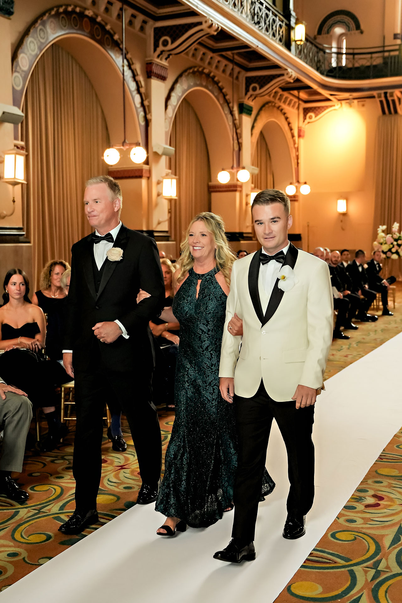 Lauren Colin Crowne Plaza Union Station Grand Hall Indianapolis Wedding 224
