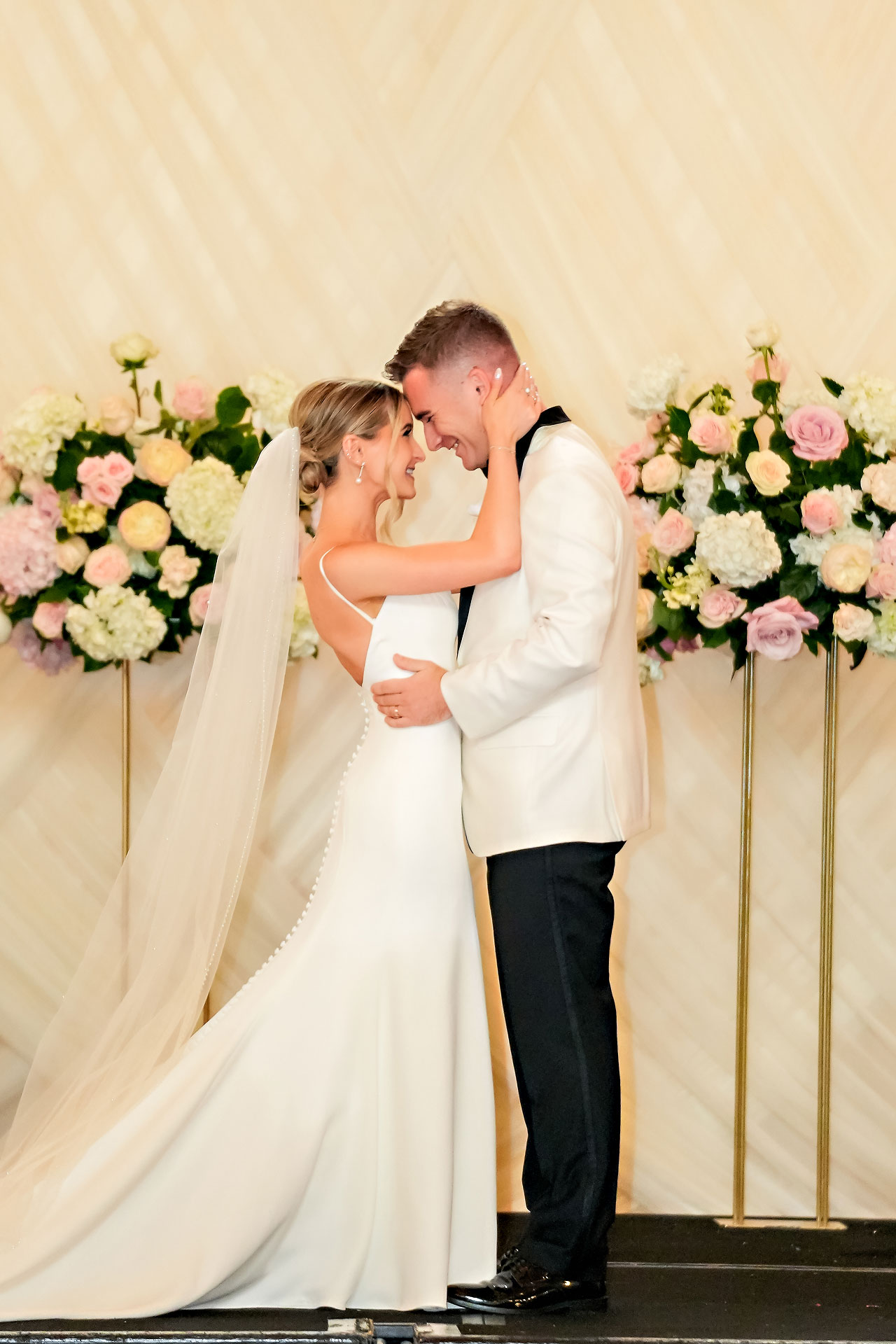 Lauren Colin Crowne Plaza Union Station Grand Hall Indianapolis Wedding 236