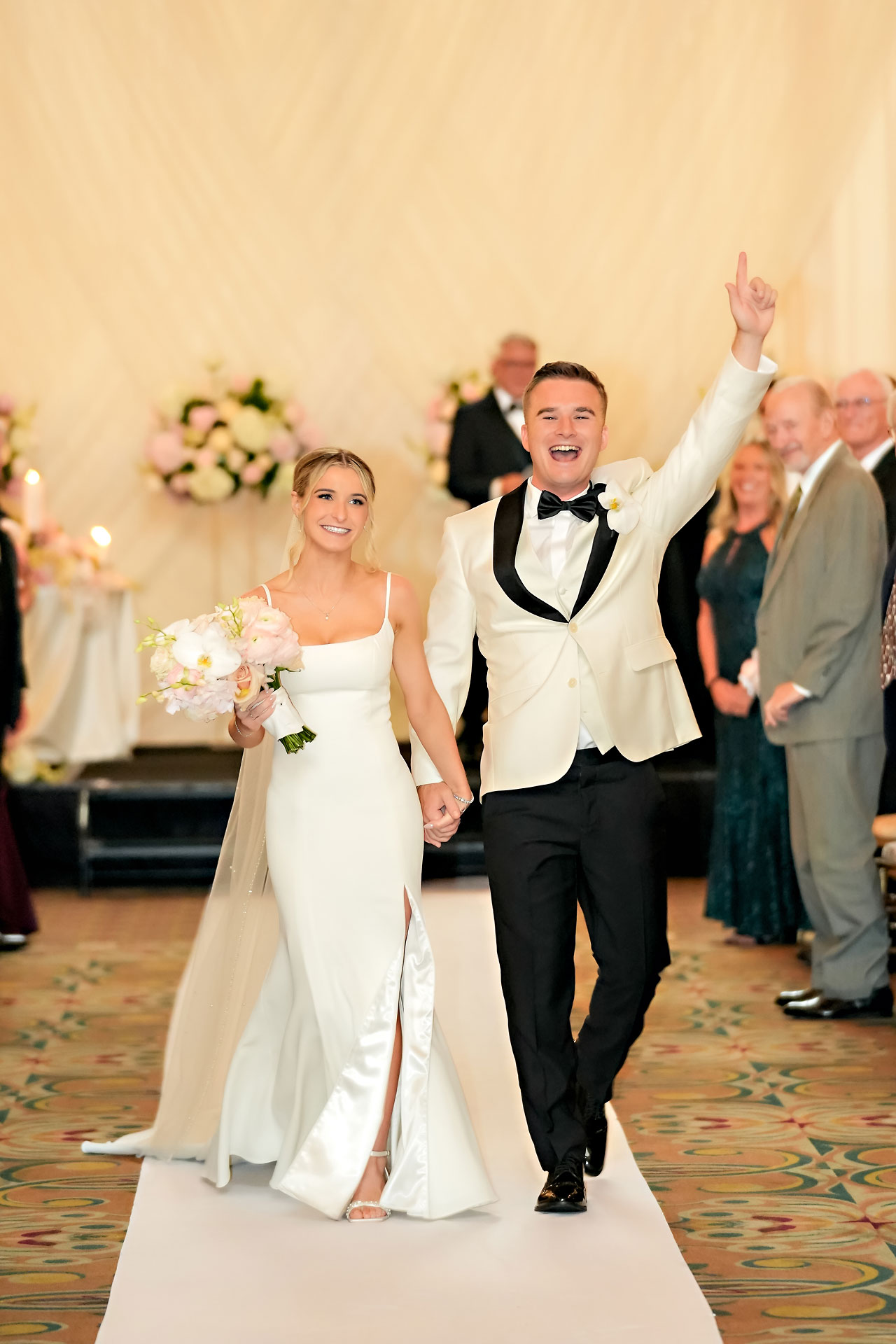 Lauren Colin Crowne Plaza Union Station Grand Hall Indianapolis Wedding 239