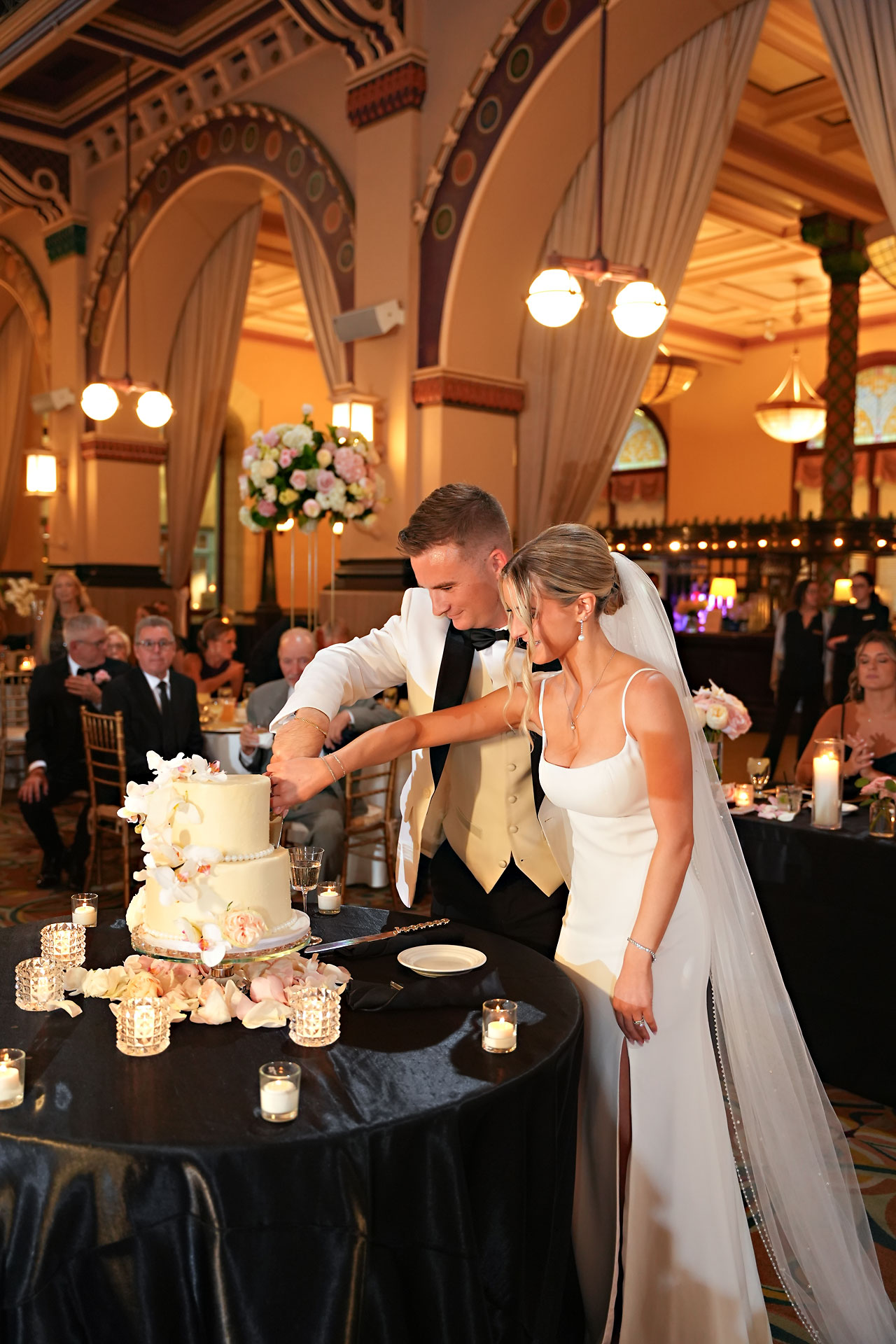 Lauren Colin Crowne Plaza Union Station Grand Hall Indianapolis Wedding 278