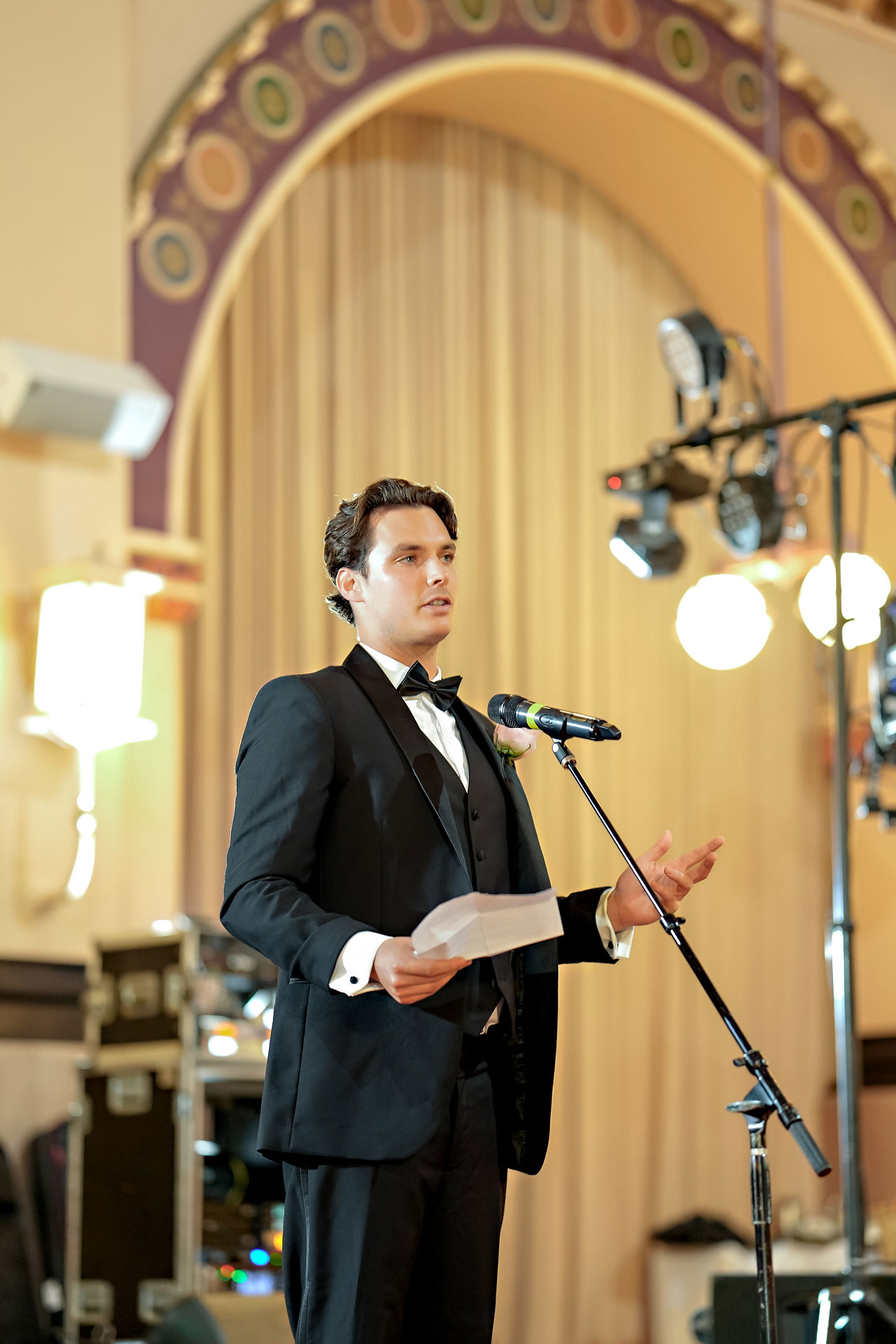 Lauren Colin Crowne Plaza Union Station Grand Hall Indianapolis Wedding 297