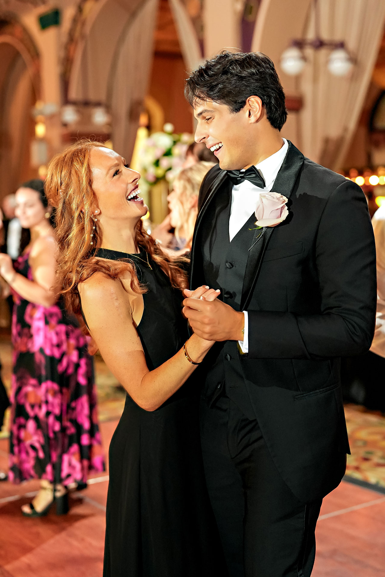 Lauren Colin Crowne Plaza Union Station Grand Hall Indianapolis Wedding 314