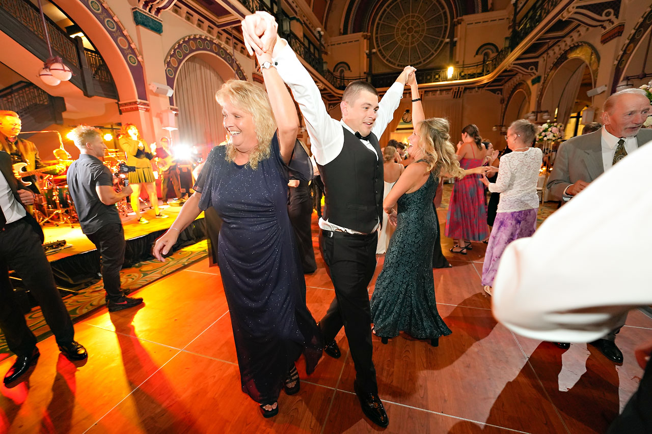 Lauren Colin Crowne Plaza Union Station Grand Hall Indianapolis Wedding 320