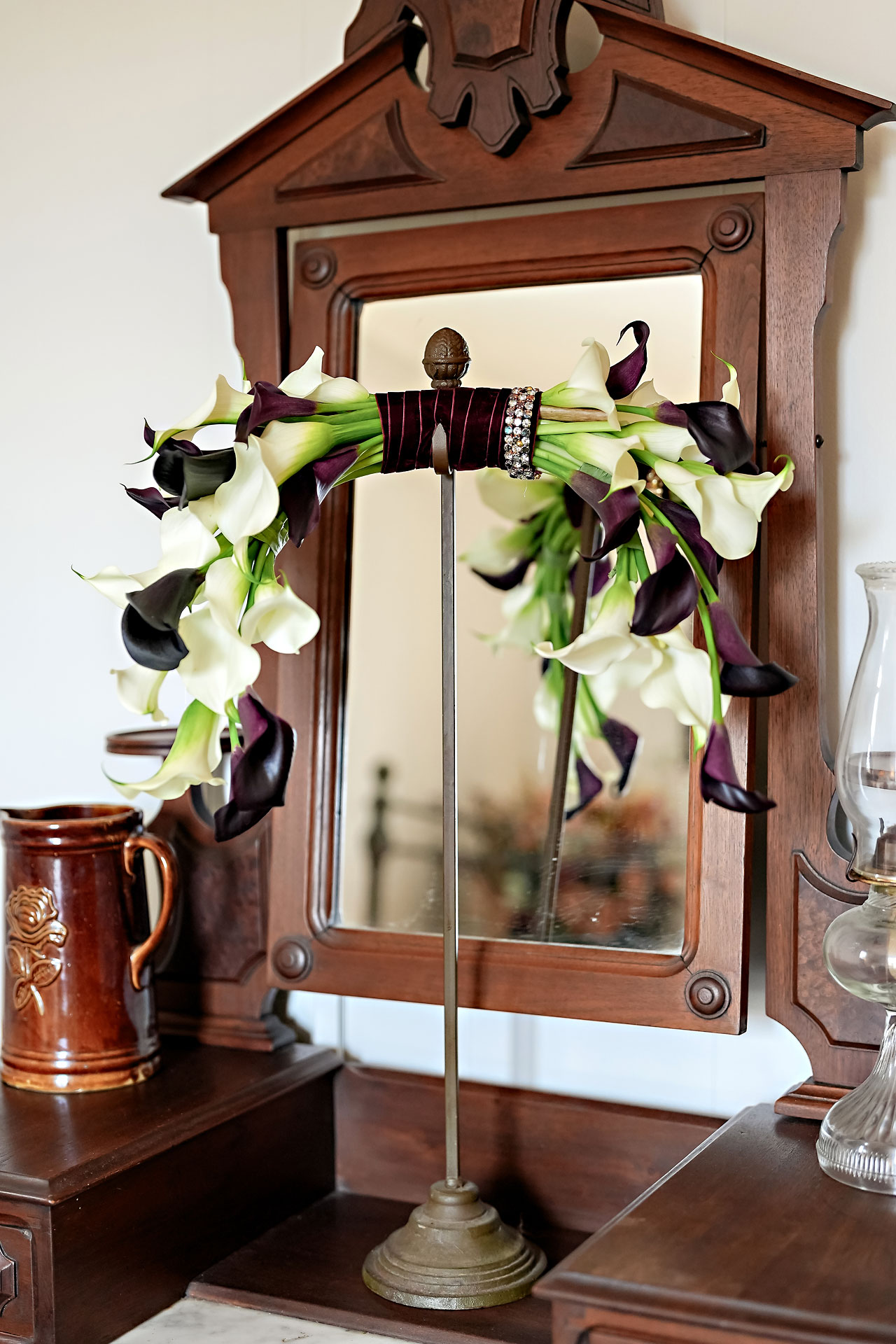 Elizabeth Gavin The Red Barn Sycamore Farm Wedding 004